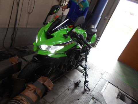 Kawasaki ZX-25R SE KRT-edition 稲村メカ号新車整備開始